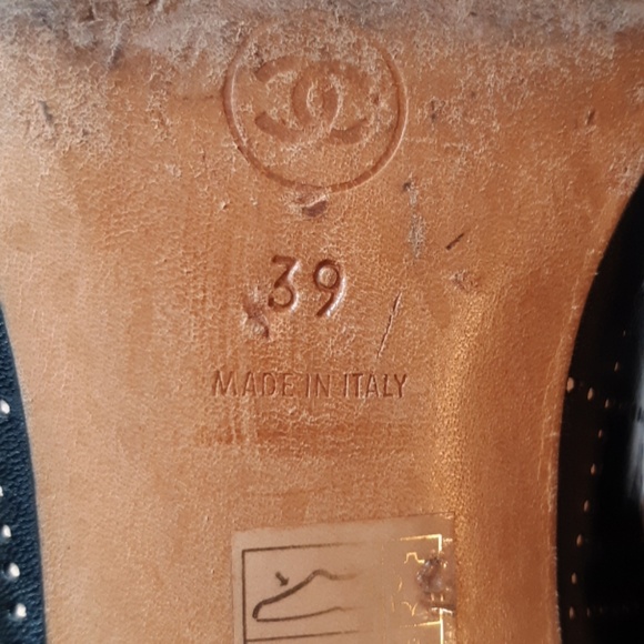 A pair of beautiful Chanel size 38 (8 1/2) I am - Picture 8 of 8